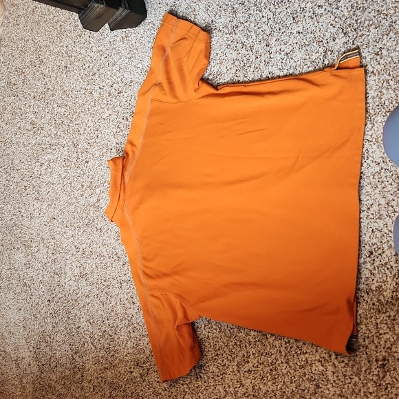 REI - Picture 4 of 4